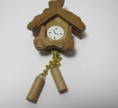 画像1: ミニチュアインテリア雑貨 掛け時計（茶色）/ 鳩時計 (1)