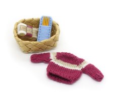 画像1: ミニチュア雑貨 編み物バスケット（セーター） (1)