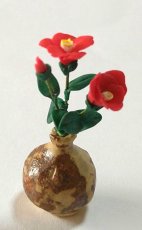 画像2: ミニチュアフラワー 椿花瓶入り・赤Aベージュ壺 (2)