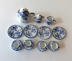 画像2: ミニチュア食器 陶器ティーセット15点セット  ブルー花柄 (2)