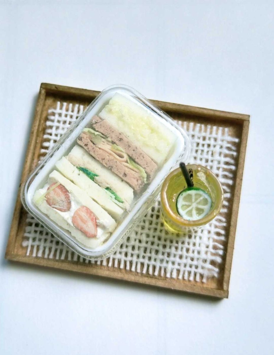 画像2: ミニチュアフード  サンドイッチパック・ジュース付き (2)