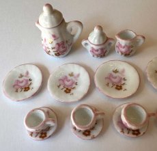 画像2: ミニチュア食器 陶器ティーセット15点セット  ピンクバラ (2)