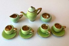 画像1: ミニチュア食器 陶器ティーセット処分品　グリーン＆ゴールド (1)