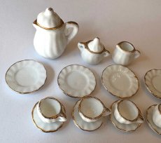 画像2: ミニチュア食器 陶器ティーセット15点セット  ホワイト金縁 (2)