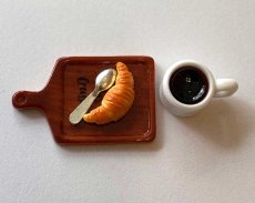 画像2: ミニチュア・ コーヒーとクロワッサンセット　トレイ付き (2)