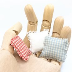 画像2: クッション　ホワイト (2)