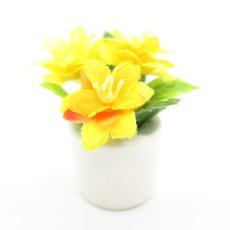 画像1: ミニチュアフラワー 黄色い花鉢 (1)