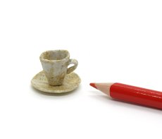画像4: ミニチュア陶芸食器 コーヒーカップ ソーサー付き ベージュ (4)