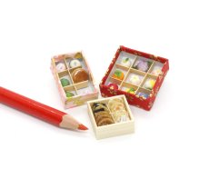 画像9: ミニチュア雑貨 紙折り箱（ピンク）/ 折り詰め 菓子折り (9)