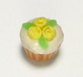 バラのつぼみのカップケーキ イエロー マーブルチョコ バラのつぼみのカップケーキ イエロー マーブルチョコ