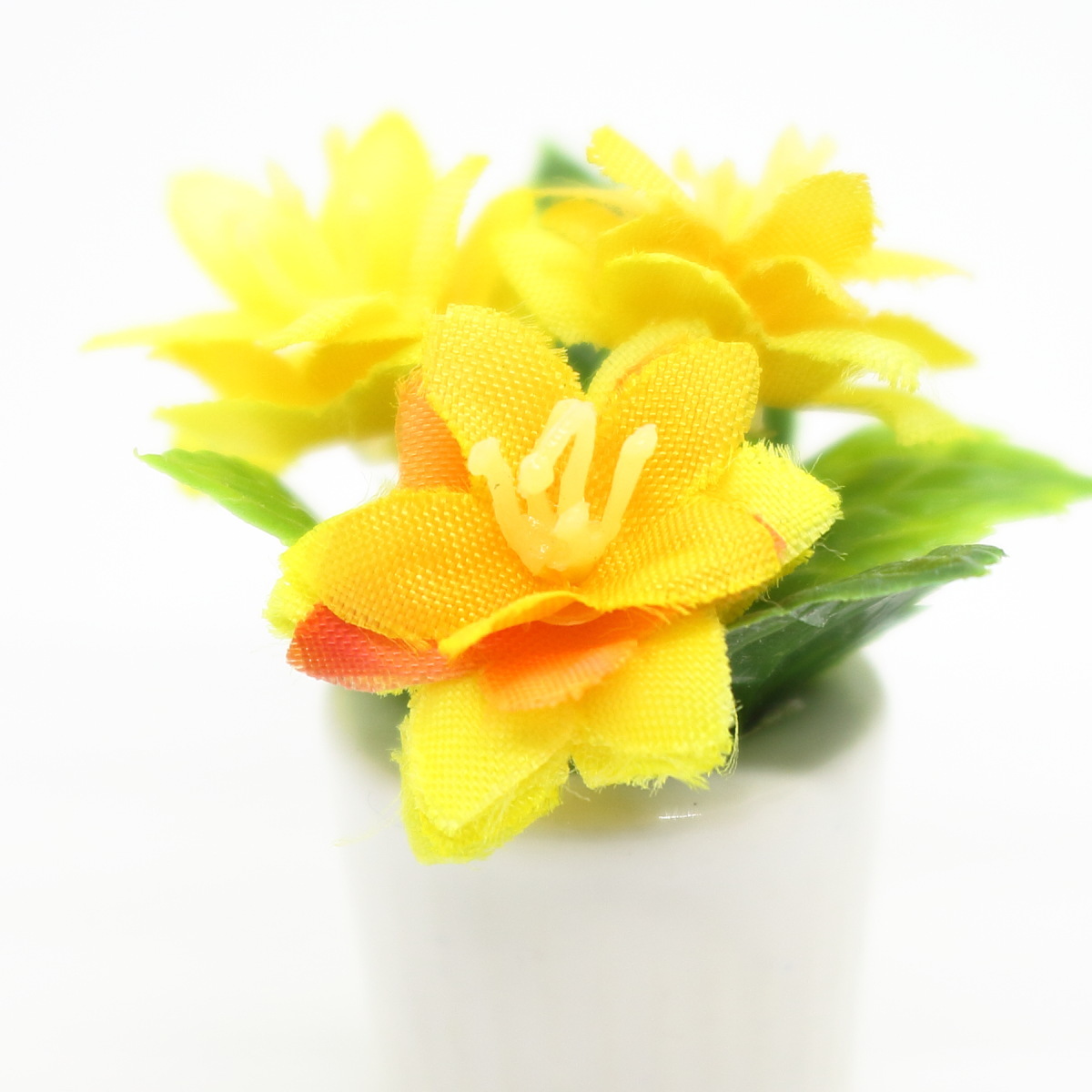 ミニチュアフラワー 黄色い花鉢 マーブルチョコ